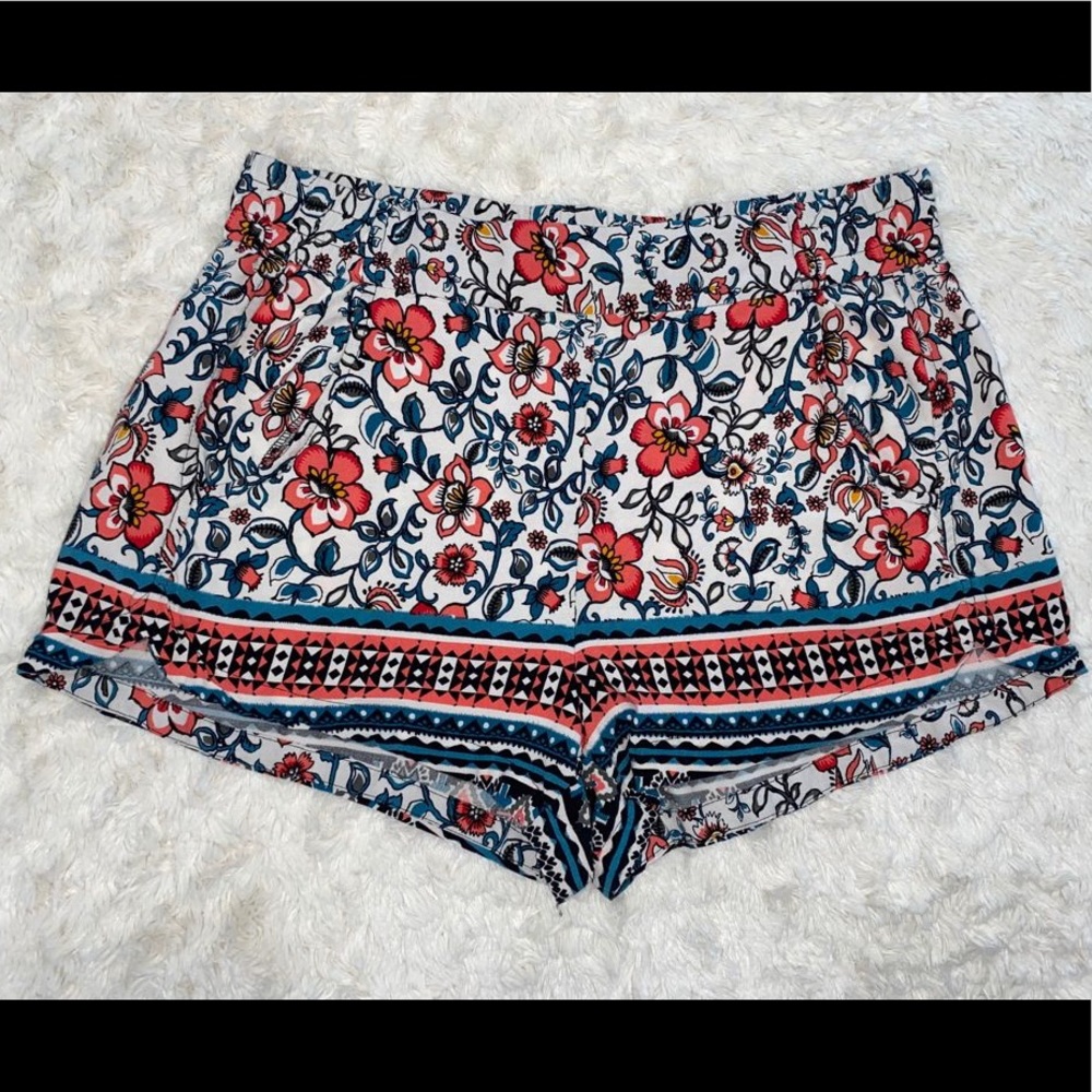 Express floral shorts Small